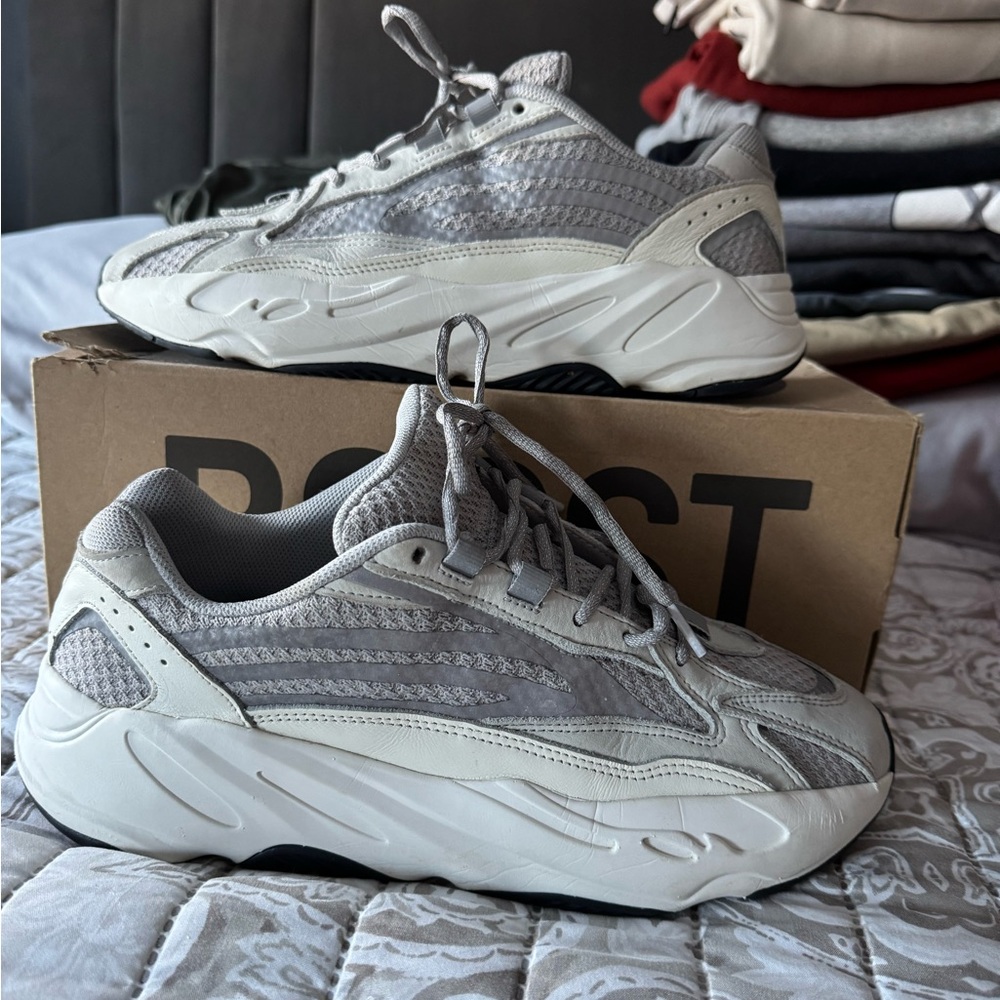 Adidas yeezy v2 700 static
